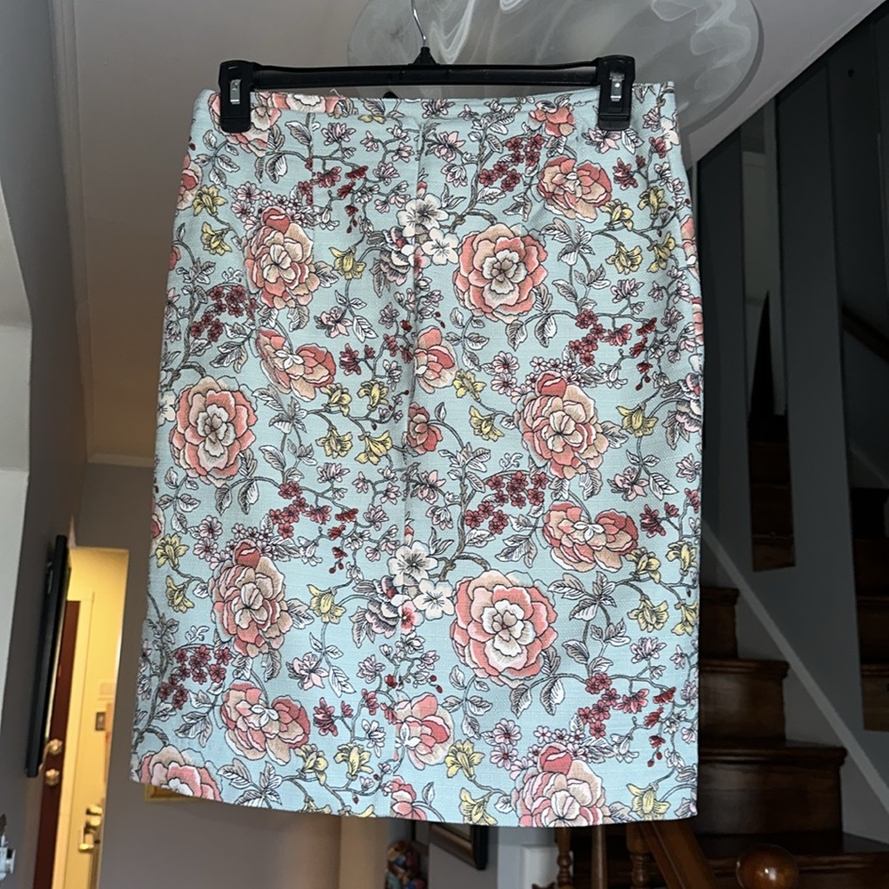 🎤🎉 Loft Floral Pencil Skirt Sz 10 - Picture 3 of 7